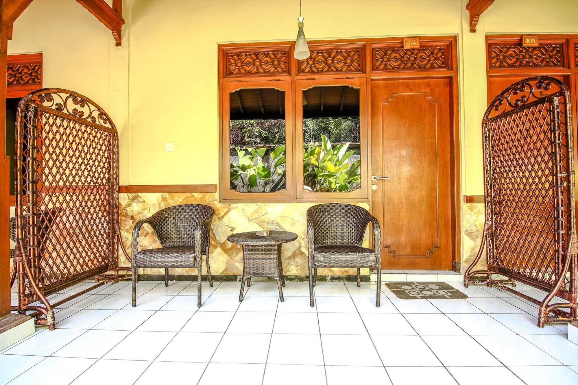 Paradiso Beach Inn Kuta  Exterior photo