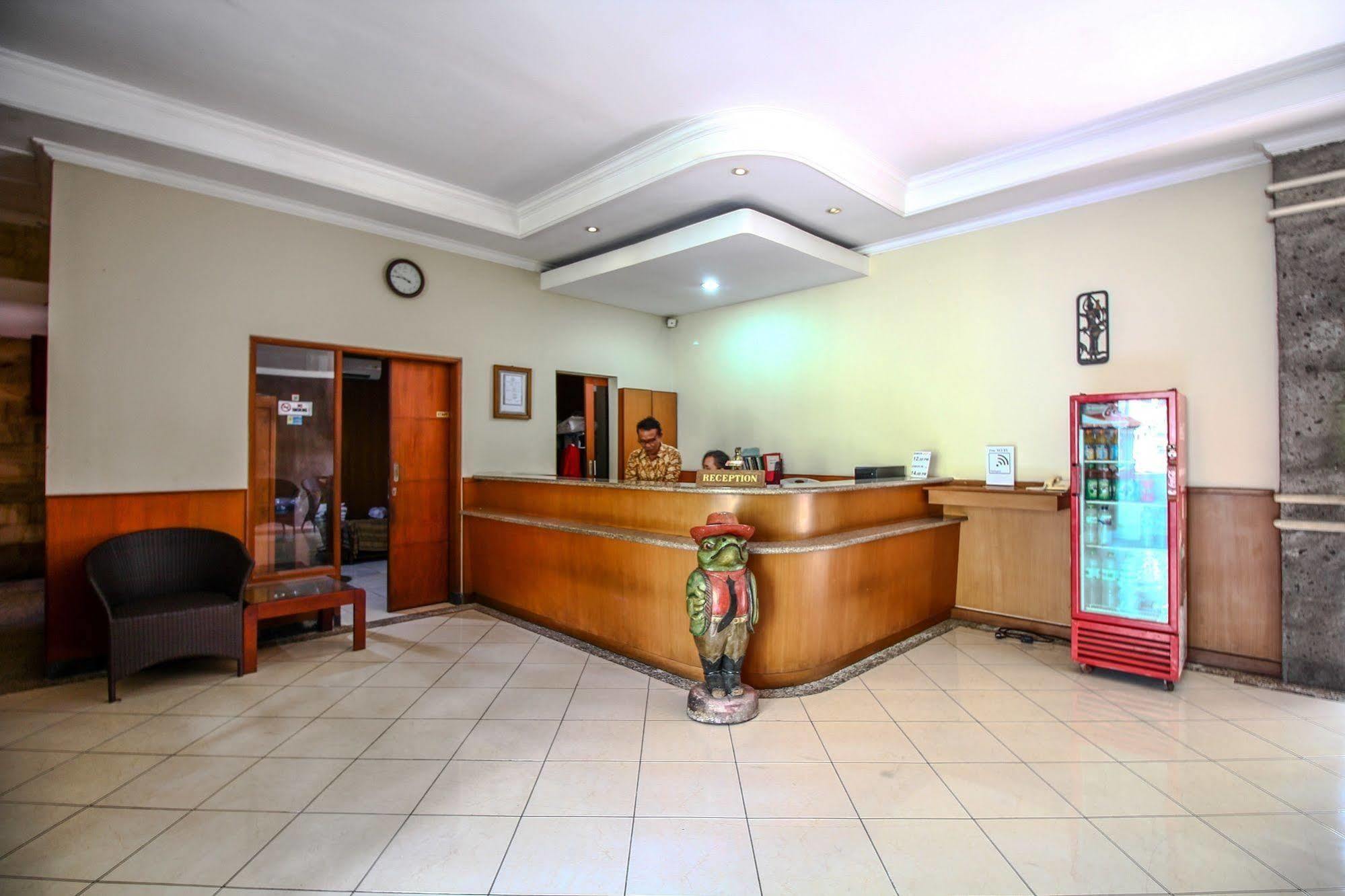 Paradiso Beach Inn Kuta  Exterior photo