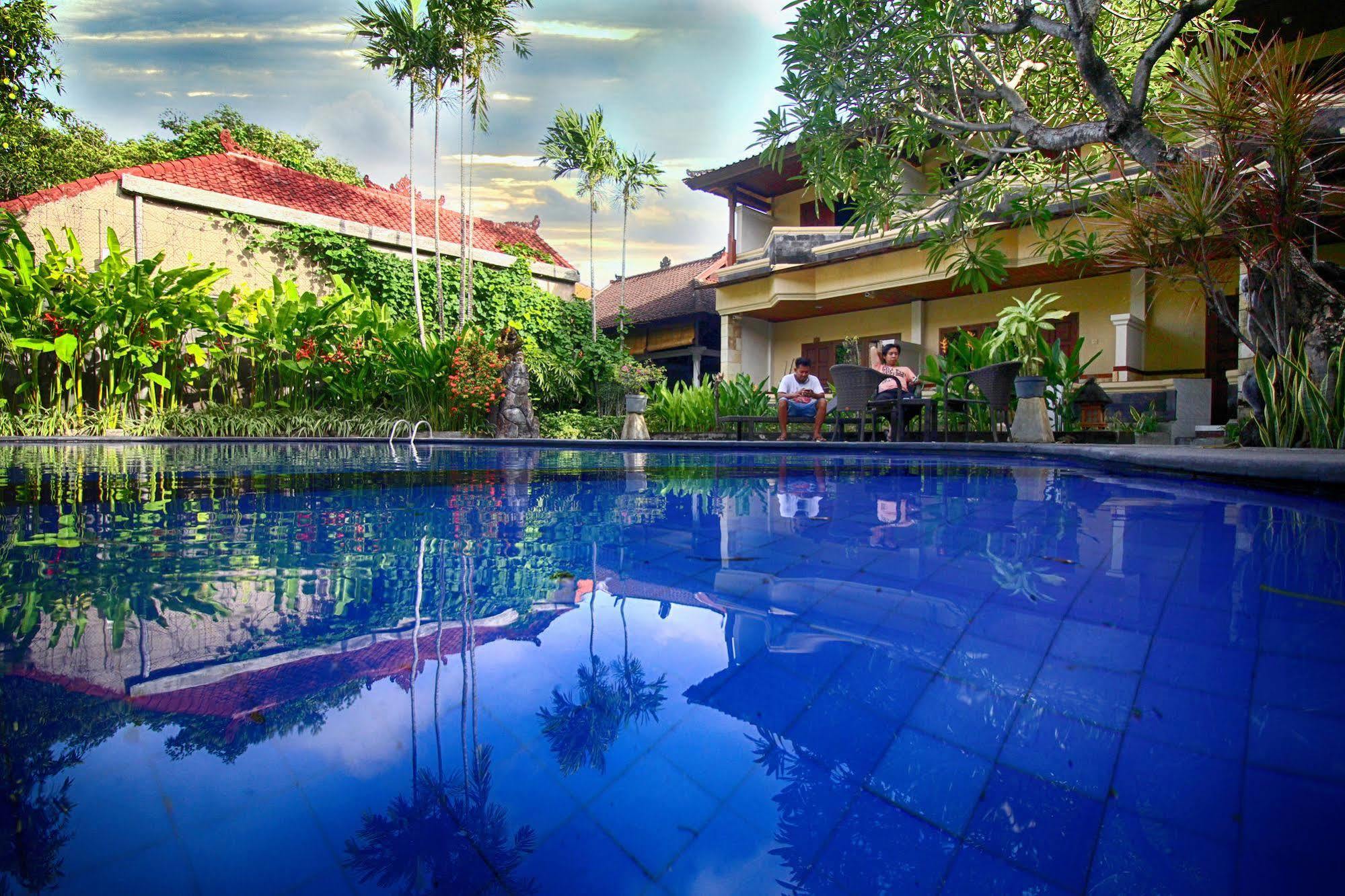 Paradiso Beach Inn Kuta  Exterior photo